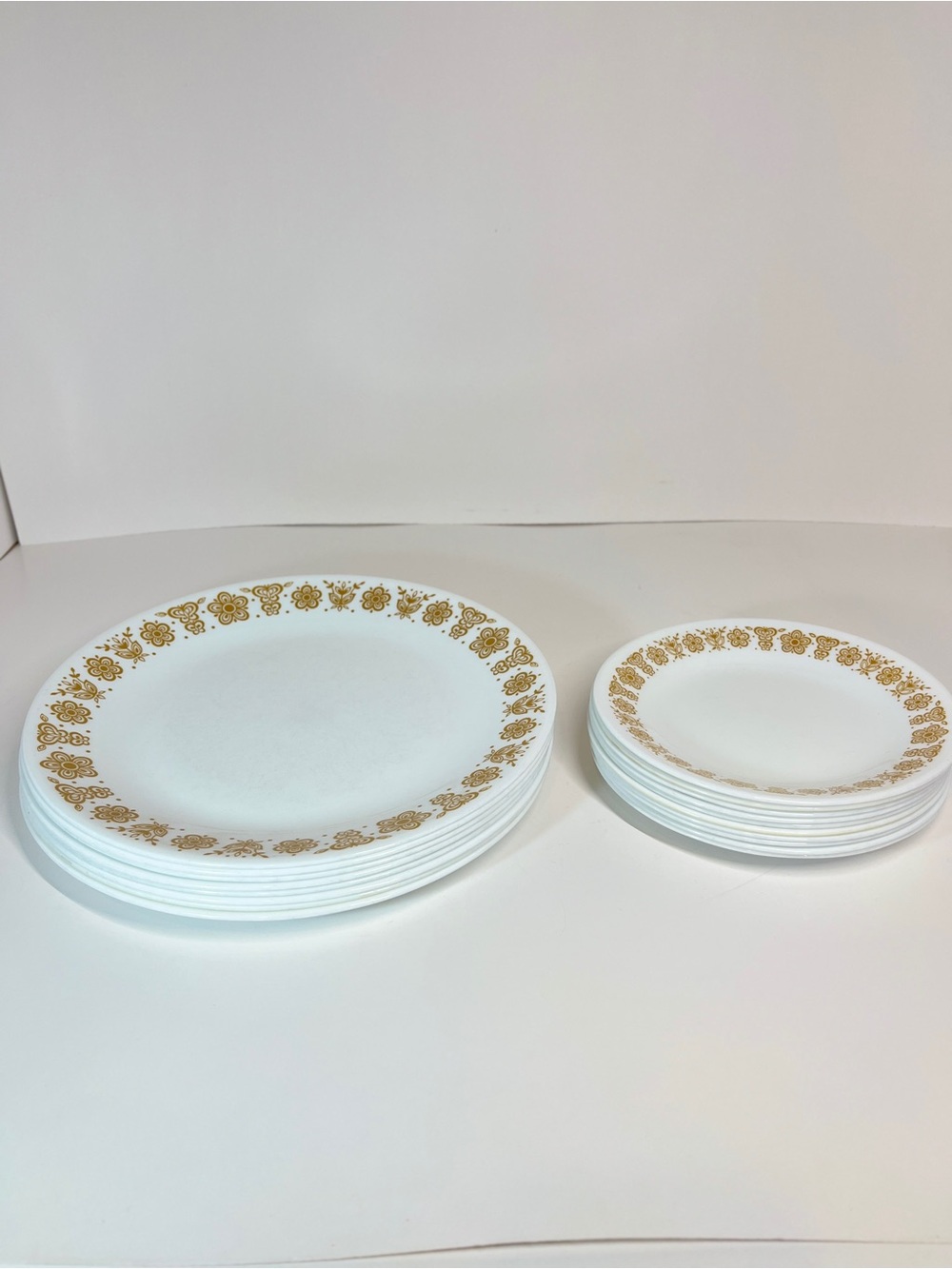 Vintage Set of 18 Corelle Gold Butterfly Plates Dinner 10" Dessert 7" Lot Ware